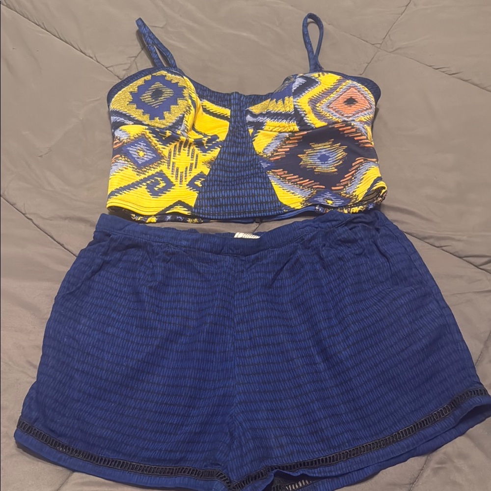 Trendy Geometric Print Top and Blue Shorts Set